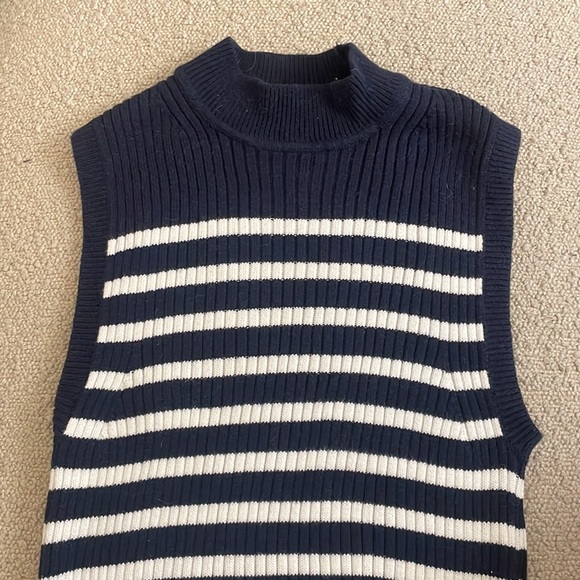 A&F Top - Picture 4 of 5